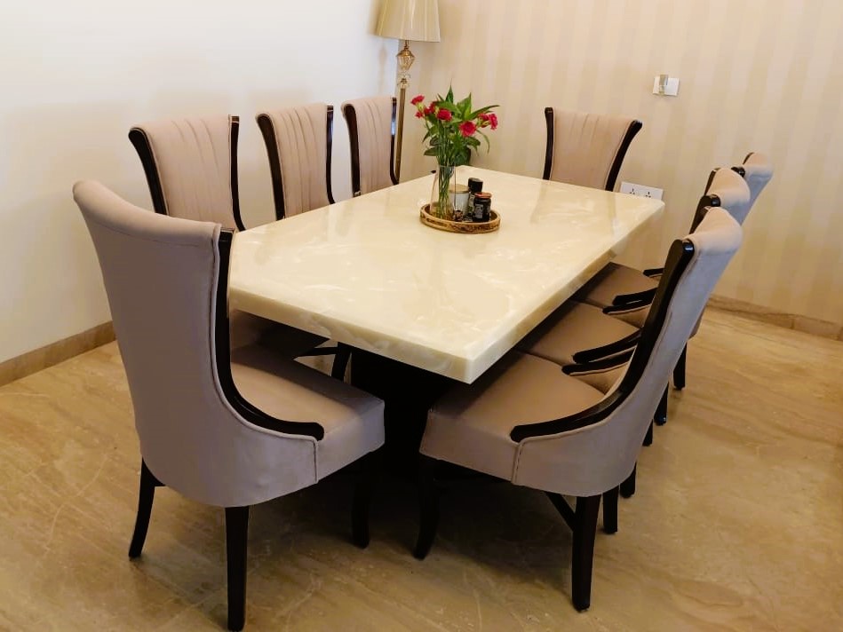 selecting dining table in zirakpur